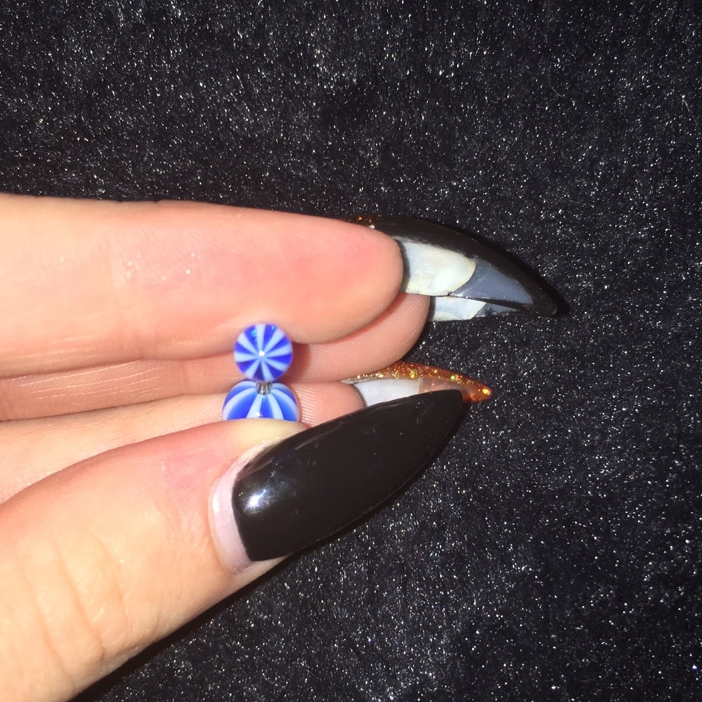 Belly button ring - Picture 2 of 3